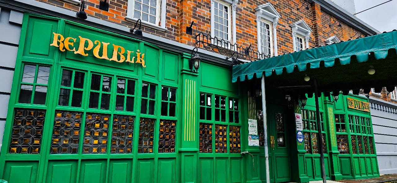 Republik Bar